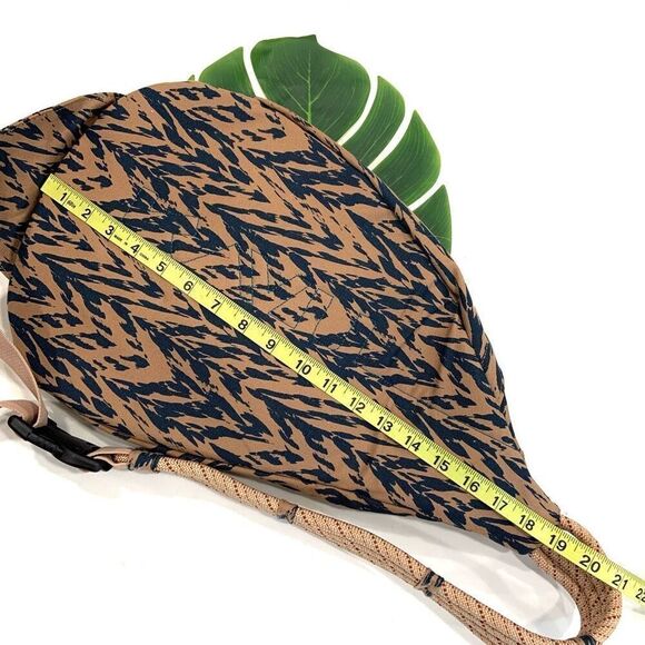 New✨ KAVU Chevron Shore Rope Sling Bag - Picture 10 of 12